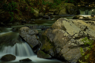 Langzeitbelichtung am Fluss