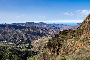 Fototapeta na wymiar Gran Canaria hiking route Cruz de Tejeda to Artenara, view into Caldera de Tejeda, Canary Islands, Spain