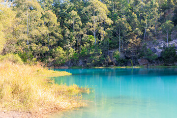 静かなオーストラリアのニューサウスウェールズ、Bexhill Quarryにある湖畔