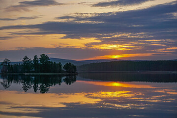 Obraz premium sunset over lake