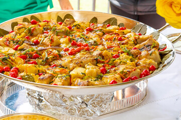 Mesa com comidas Salgadas Bufey