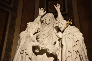 Statue de l'église de la Madeleine à Paris. France