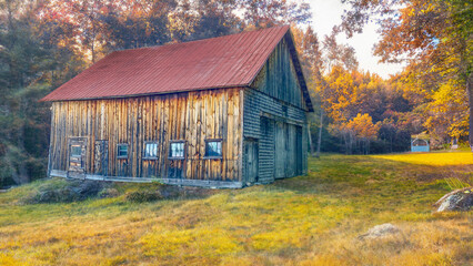 Old barn in autumn © Simon