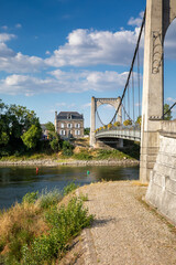 Pont au dessus de la Loire en Anjou, Chalonnes sur Loire en France.
