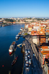  Vistas de Oporto en Portugal amaneciendo un día de verano. Vistas de la ciudad, sus puentes mas famosos y su preciosa ciudad. © Joaquim