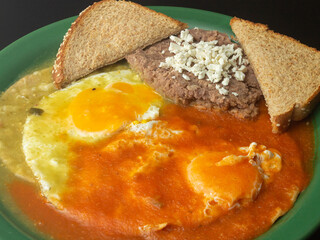 scrambled eggs with toast