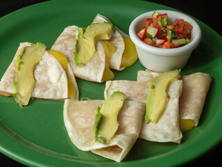 nachos and guacamole