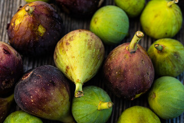 raw ripe whole black figs and green organic figs - 532535738