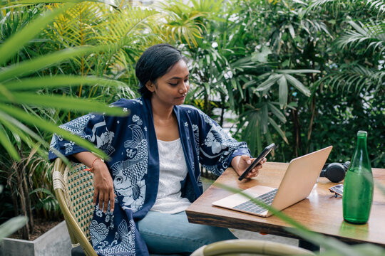 Female digital nomad 
