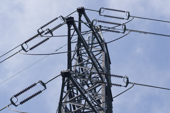 Transmission tower