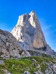 Fototapeta premium 'Naranjo de Bulnes' peak also know as Picu Urriellu, Picos de Europa National Park and Biosphere Reserve, Cabrales, Asturias, Spain