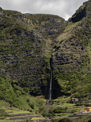 The impressive drop of 90 meters of the Cascata do Poço do Bacalhau, surrounded by a no less impressive landscape.
Flores Island, Portugal.