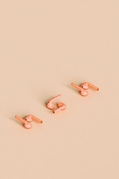 pink earpods