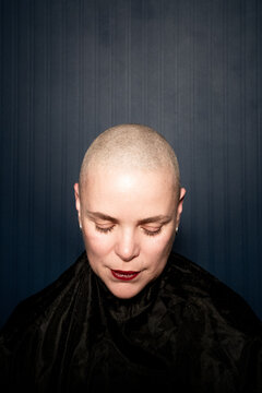 bald trimmed woman 