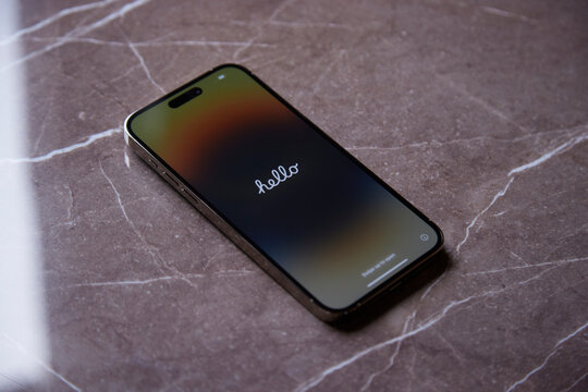New iPhone 14 Welcome Screen after Turned On