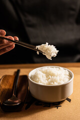 bol de arroz con palitos