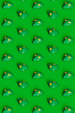 3d pattern of alien faces