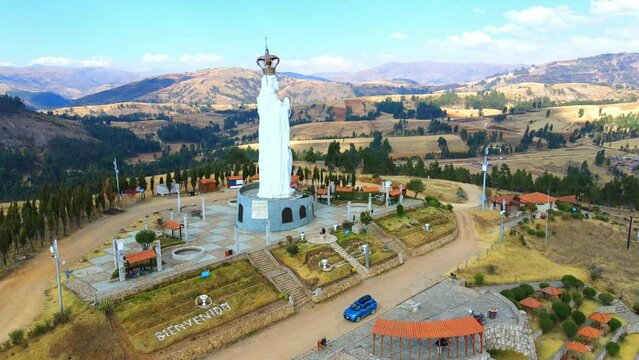 The best of Peru: Statue of the Virgin of the Immaculate in Jun&iacute;n - Concepci&oacute;n