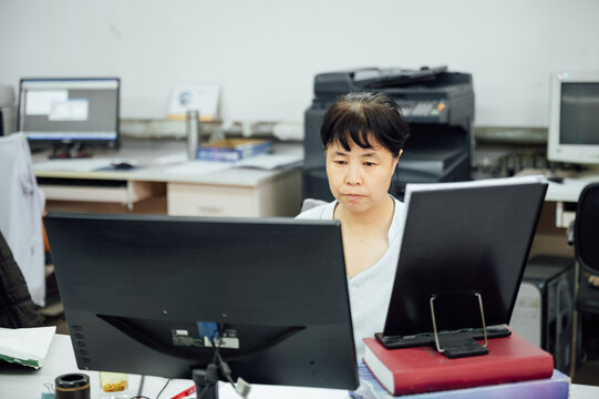 Asian businesswoman in office