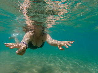 swimming with head out of the water