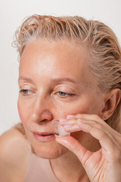 Cryotherapy to protect the facial skin from edema