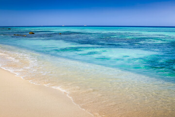 Fototapeta premium Aruba idyllic caribbean beach at sunny day, Dutch Antilles, Caribbean Sea