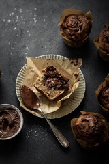 Petits gâteaux muffins fait maison au coeur coulant chocolat noisette pâte à tartiner