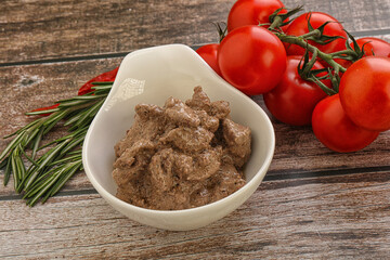 Soft chicken liver with cream