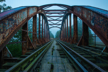 Fototapeta na wymiar Stary most kolejowy