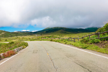 阿蘇パノラマラインのドライブ風景（熊本県）