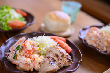 ご飯の準備の風景　アップ