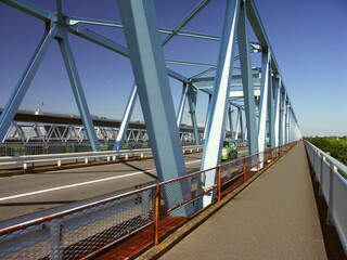 江戸川に架かる初秋の葛飾橋風景