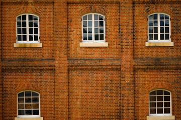 赤レンガ倉庫の窓