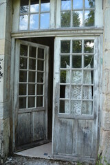 Parc d'attractions abandonné, parc de loisirs à Pont-sur-l'Ognon en Haute-Saône
