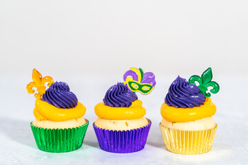 Mardi Gras cupcakes