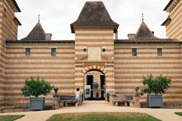 Entrée du château de Laréole, coté jardin. Haute-Garonne, France.