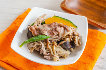 豚肉ときのこの和え物