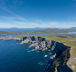 Fototapeta na wymiar landscape view of the Kerry Cliffs and Iveragh Peninsula in County Kerry of Ireland