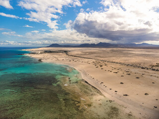 Fototapeta na wymiar view of the sea and beach from Fuerteventura