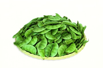 Obraz premium garden fresh indian vegetable valor beans or hyacinth beans also known in india as papdi beans.surti papdi or vaal beans