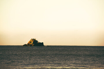 isla en el mar pacifico