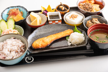 彩りが沢山ある和食、朝食、定食