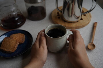 クッキーとホットコーヒーがある時間