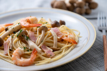 エビときのこのパスタ