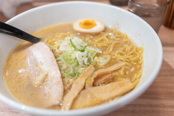 シンプルな札幌味噌ラーメン