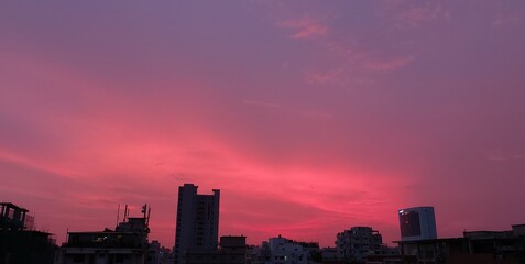 Fototapeta na wymiar sunset over the city 