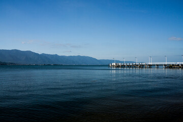 琵琶湖　ピエリ守山港と湖西の山々