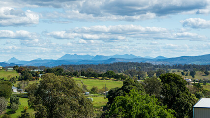 Obraz premium Landscape with mountains and clouds. Scenic Rim, Queensland, Australia 