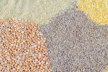 Mixed raw cereals from different types of plants