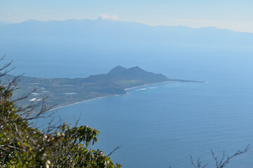 開聞岳登山「7合目と8合目間から望む長崎鼻」